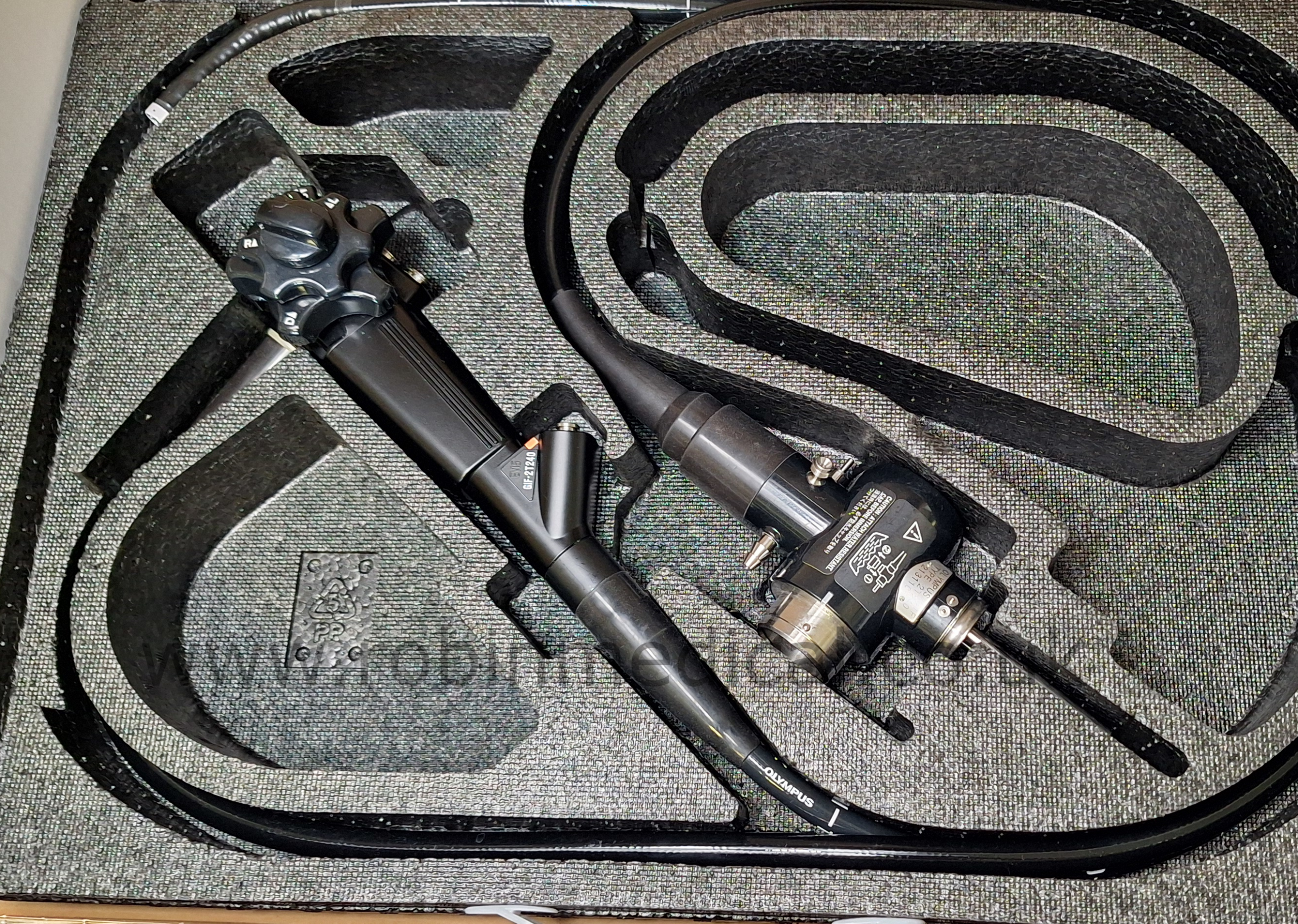 16 Olympus EVIS GIF-2T240 Video Gastroscope SN-2131105 Boxed